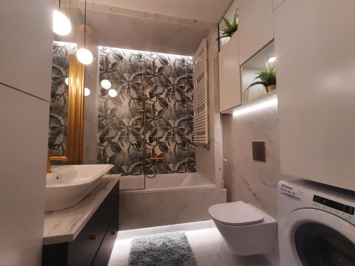 Siedmiogrodzka - Most Handy Location, Aircon & Garage Free Apartment Warsaw Exterior photo