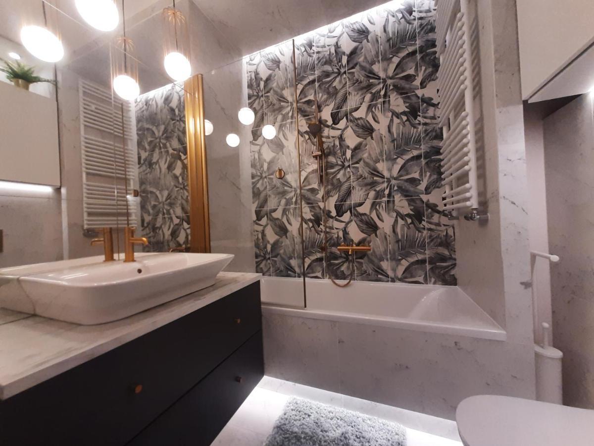 Siedmiogrodzka - Most Handy Location, Aircon & Garage Free Apartment Warsaw Exterior photo