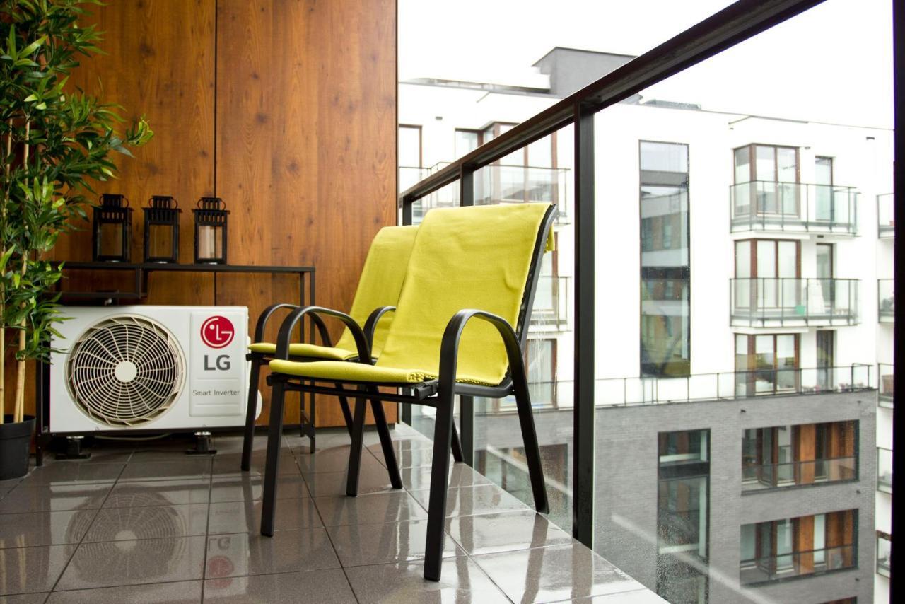 Siedmiogrodzka - Most Handy Location, Aircon & Garage Free Apartment Warsaw Room photo